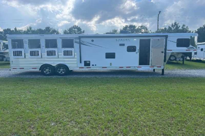 2024 Lakota Charger 8411RKGLQ 4 Horse Trailer with 11′ Short Wall - Image 5