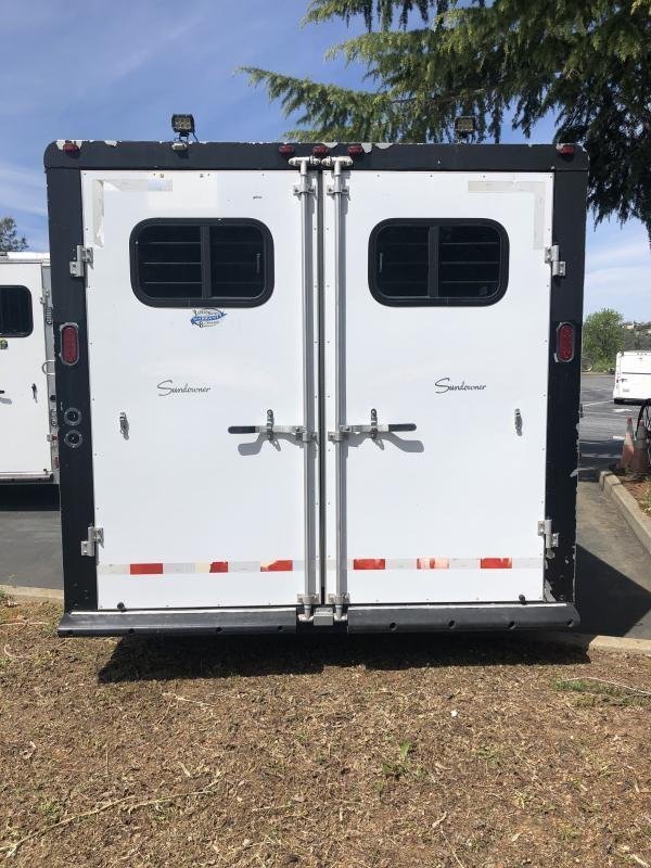 2003 Sundowner Trailers LQ 4H 8010 SIERRA Horse Trailer - Image 2