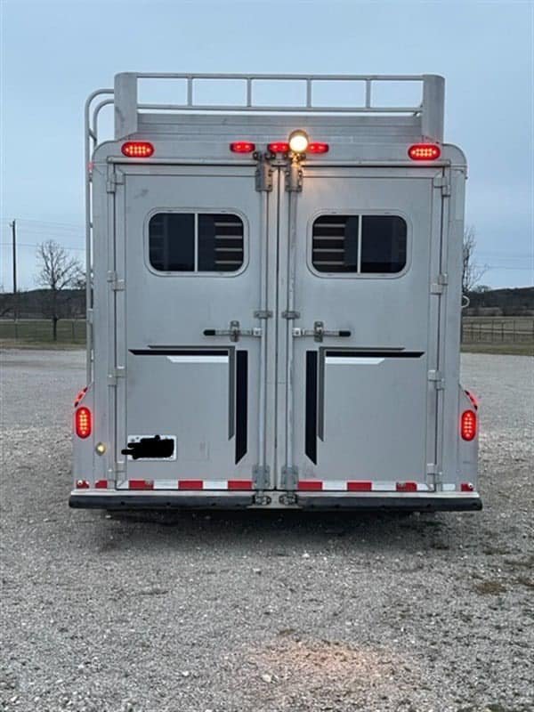 1999 Elite Custom 3 Horse Trailer - Image 14