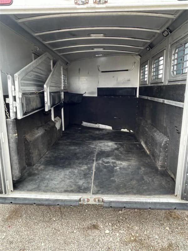 1999 Elite Custom 3 Horse Trailer - Image 2