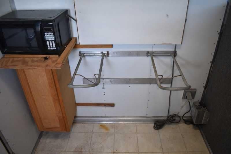 Used 1998 Silver Star 2HGN 2 Horse Trailer with 6′ Short Wall - Image 7