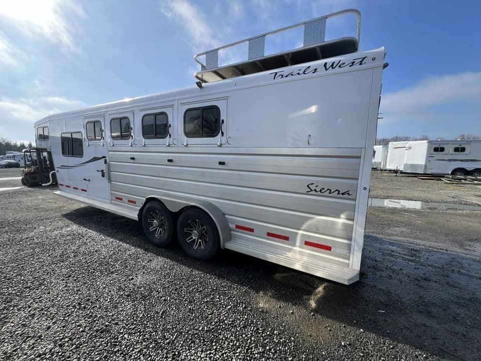 2020 Trails West Sierra Gooseneck 4 Horse - Image 2