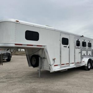 2004 Hart Trailers 3H GN Weekender Horse Trailer